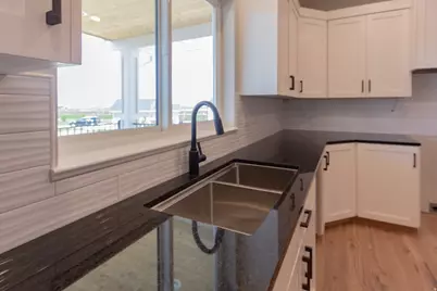 527 N 100 W, Hyde Park, UT 84318 - Photo 7