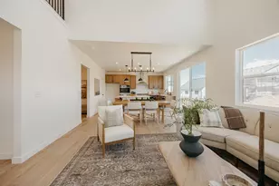 944 W Columbia Ct, Riverdale, UT 84405 - Photo 9