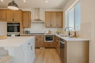 944 W Columbia Ct, Riverdale, UT 84405 - Photo 5
