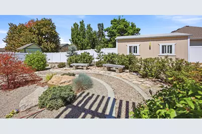 776 S Flint St W, Layton, UT 84041 - Photo 27