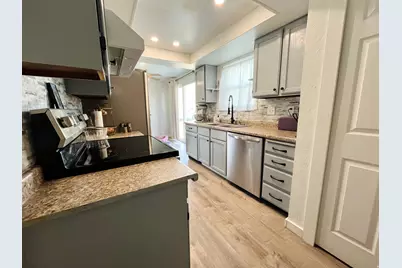 988 N Smith Dr, Price, UT 84501 - Photo 7