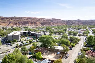 186 W Center St, Moab, UT 84532 - Photo 17