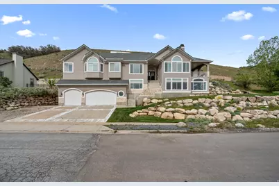 708 N Eagleridge Dr E, Bountiful, UT 84010 - Photo 3