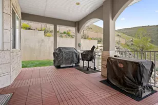 708 N Eagleridge Dr E, Bountiful, UT 84010 - Photo 19