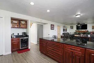1833 N 350 E, Centerville, UT 84014 - Photo 15