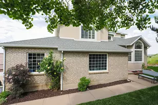 1833 N 350 E, Centerville, UT 84014 - Photo 5