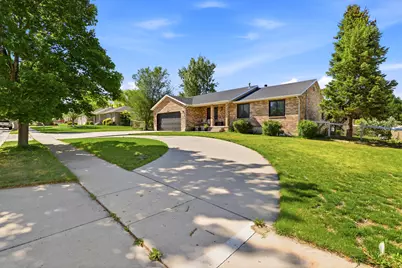 2840 W Country Classic Dr S, Bluffdale, UT 84065 - Photo 3