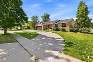 2840 W Country Classic Dr S, Bluffdale, UT 84065 - Photo 3