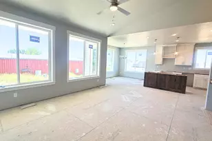 936 E 410 N, Hyde Park, UT 84318 - Photo 5