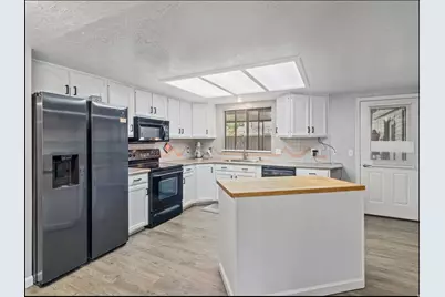 1166 N 700 W, Centerville, UT 84014 - Photo 9