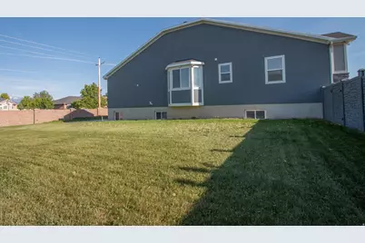 1372 S Homestead Ln, Syracuse, UT 84075 - Photo 47