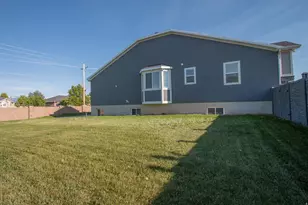1372 S Homestead Ln, Syracuse, UT 84075 - Photo 47
