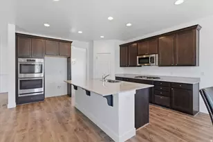 1372 S Homestead Ln, Syracuse, UT 84075 - Photo 7