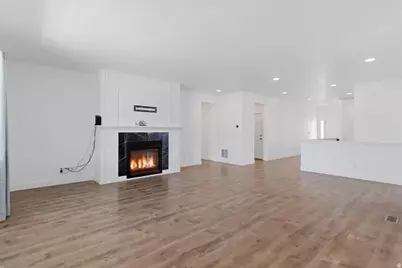 1372 S Homestead Ln, Syracuse, UT 84075 - Photo 5