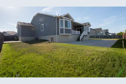 1372 S Homestead Ln, Syracuse, UT 84075 - Photo 45