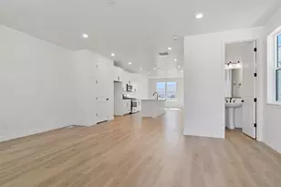 6353 W Pyramid Peak Ln, Herriman, UT 84096 - Photo 7