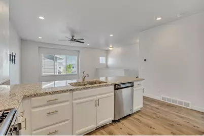 986 W Cyan Valley Way S, Bluffdale, UT 84065 - Photo 7