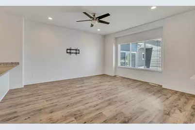 986 W Cyan Valley Way S, Bluffdale, UT 84065 - Photo 3
