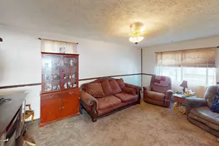 140 E Carson Ave S, East Carbon, UT 84520 - Photo 11