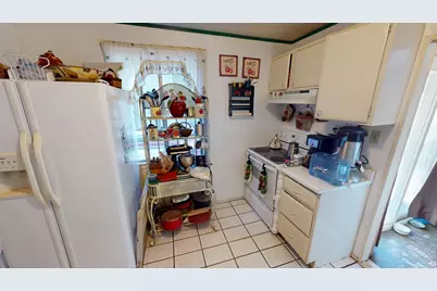 140 E Carson Ave S, East Carbon, UT 84520 - Photo 3