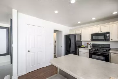 2122 N Millet Pl, Saratoga Springs, UT 84045 - Photo 13