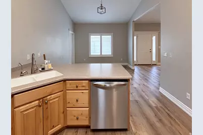 928 W 20 N, Orem, UT 84057 - Photo 11