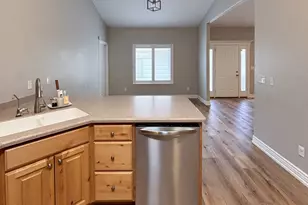 928 W 20 N, Orem, UT 84057 - Photo 11