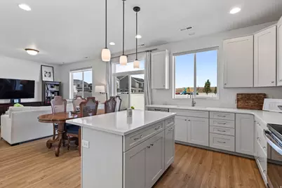 3233 S Burkhill Ln, Syracuse, UT 84075 - Photo 5