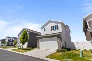 3233 S Burkhill Ln, Syracuse, UT 84075 - Photo 3