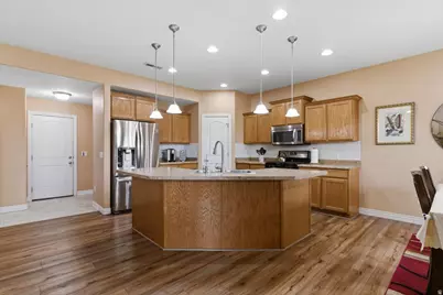 937 Farnham Dr, North Salt Lake, UT 84054 - Photo 11