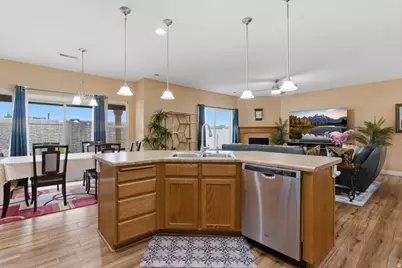 937 Farnham Dr, North Salt Lake, UT 84054 - Photo 13