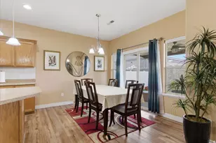 937 Farnham Dr, North Salt Lake, UT 84054 - Photo 9