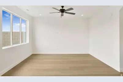 990 N Manen St, Washington, UT 84780 - Photo 11