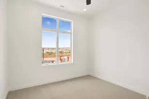 990 N Manen St, Washington, UT 84780 - Photo 33