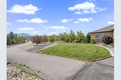 1627 E Lakeview Ln, Eagle Mountain, UT 84005 - Photo 5