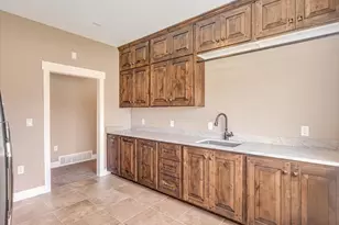1627 E Lakeview Ln, Eagle Mountain, UT 84005 - Photo 37