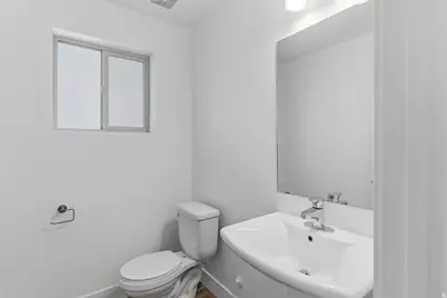 506 W 2200 N, Layton, UT 84041 - Photo 21