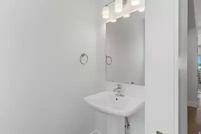 506 W 2200 N, Layton, UT 84041 - Photo 13