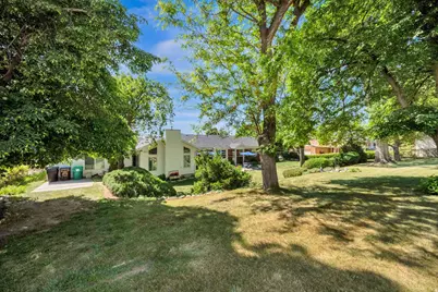 574 N 400 E, Centerville, UT 84014 - Photo 7