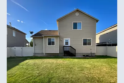 4588 E Evans Dr S, Eagle Mountain, UT 84005 - Photo 23