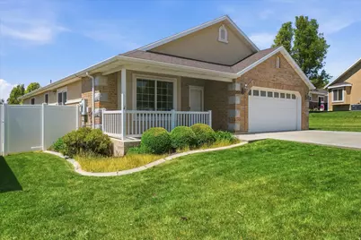 2333 N Garden Ln W #32, Layton, UT 84041 - Photo 3