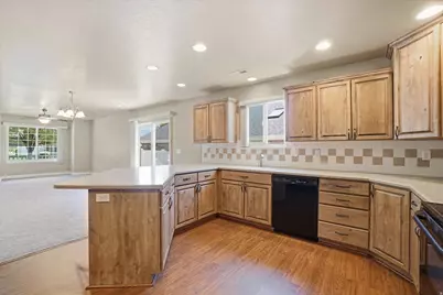 2333 N Garden Ln W #32, Layton, UT 84041 - Photo 9