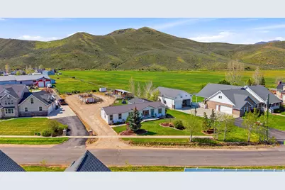 393 W Memorial Park Rd, Henefer, UT 84033 - Photo 3