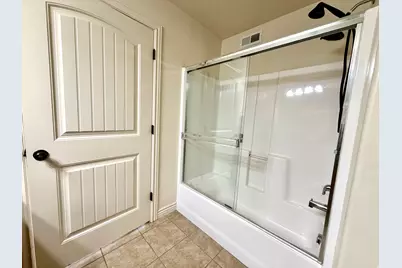 801 S 90 E #D101, Vernal, UT 84078 - Photo 17