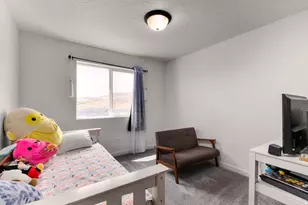 9307 N Tampa Dr, Eagle Mountain, UT 84005 - Photo 17