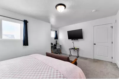 9307 N Tampa Dr, Eagle Mountain, UT 84005 - Photo 13