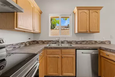 651 E 460 S, Leeds, UT 84746 - Photo 15