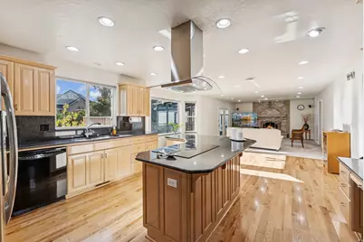 2382 Summerwood Dr, Layton, UT 84040 - Photo 5