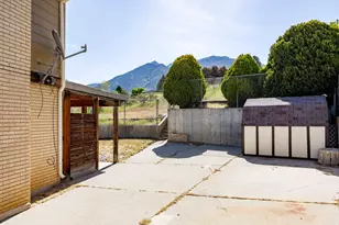 7351 S Chestnut Cir E, Cottonwood Heights, UT 84121 - Photo 33