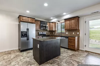 1865 W 5050 S, Roy, UT 84067 - Photo 7